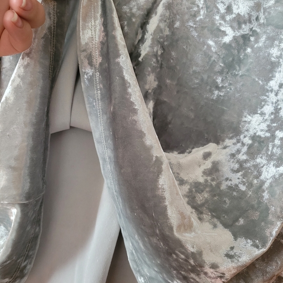 Elegant Velvet Tank Top - Silver - Picture 2 of 2